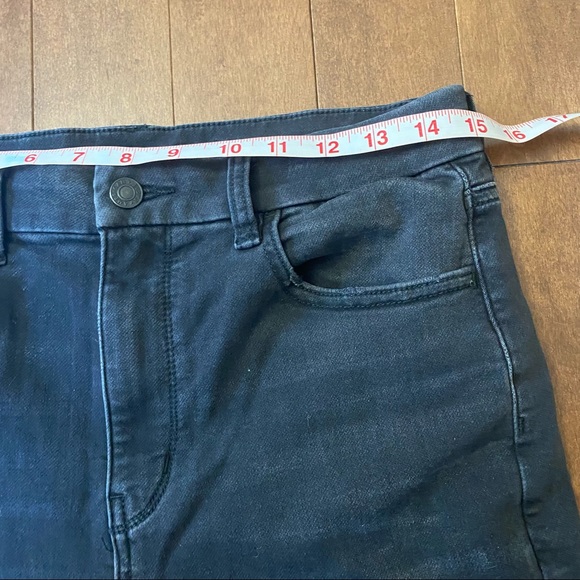 American Eagle Ripped Curvy Jeans - Picture 13 of 14